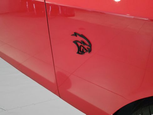 Used 2015 Dodge Challenger SRT Hellcat image 7