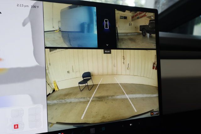 Used 2024 Tesla Cybertruck AWD Crew Cab image 19