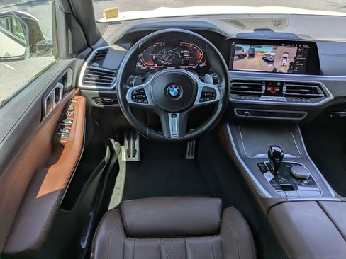 Used 2022 BMW X5 xDrive40i w/ M Sport Package image 21