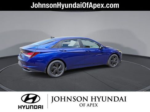 Certified 2022 Hyundai Elantra SEL FWD image 9