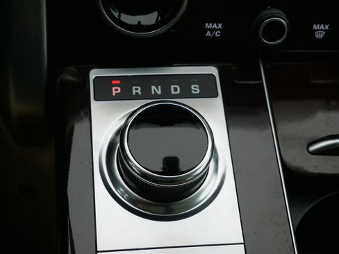 Used 2020 Land Rover Range Rover HSE image 25