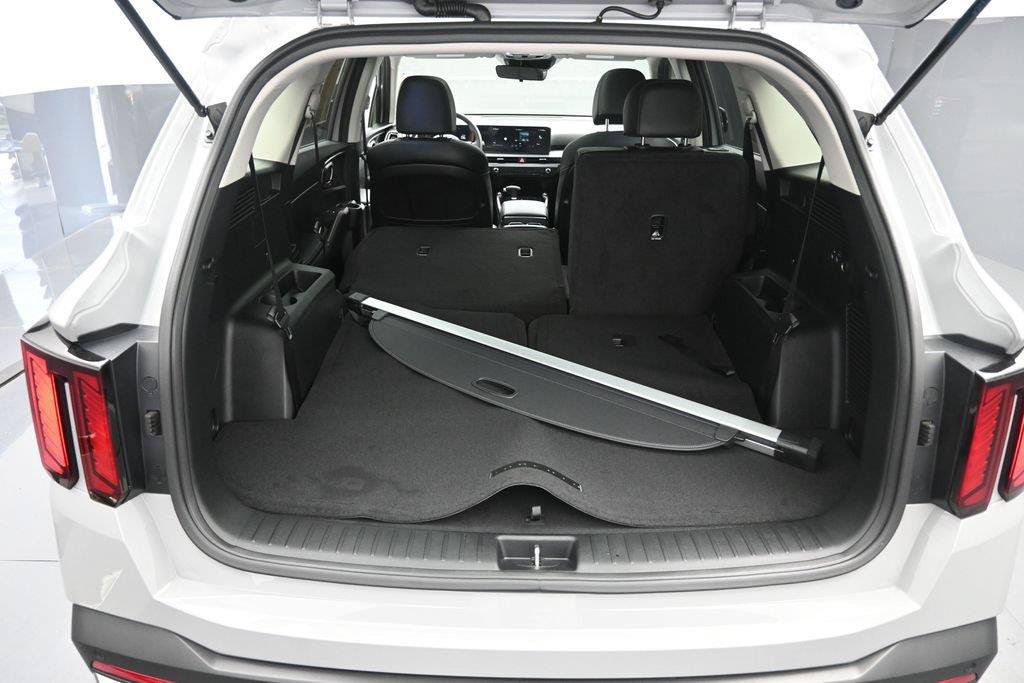 Used 2025 Kia Sorento S w/ Panoramic Sunroof Package FWD image 24