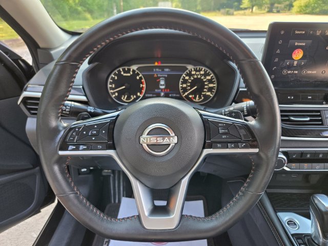 Used 2023 Nissan Altima 2.5 SR w/ SR Premium Package FWD image 31