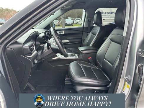 Used 2024 Ford Explorer XLT w/ Equipment Group 202A image 7