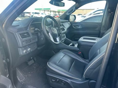 Used 2023 GMC Yukon SLT w/ SLT Luxury Package AWD/4WD image 9