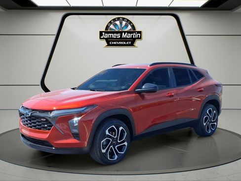 Certified 2024 Chevrolet Trax RS w/ Sunroof Package FWD image 1