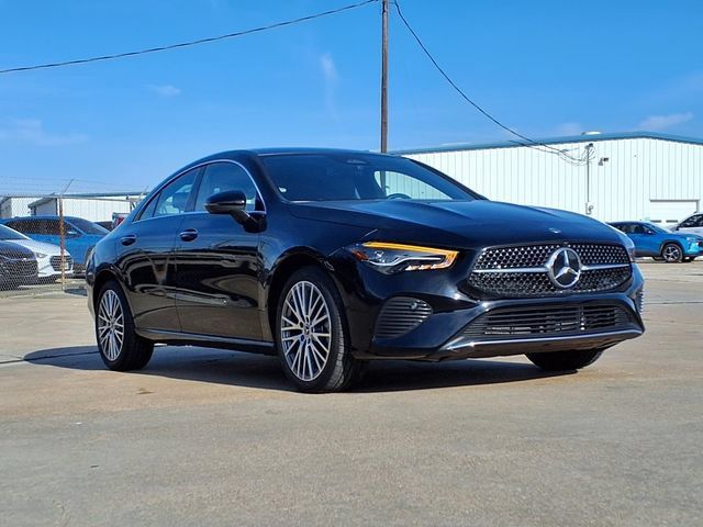 Used 2025 Mercedes-Benz CLA 250 image 3