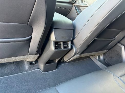 Used 2026 Chevrolet Equinox LT w/ Convenience Package II FWD image 11