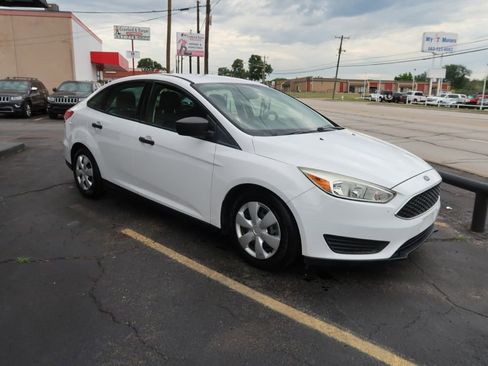 Used 2016 Ford Focus S FWD image 2