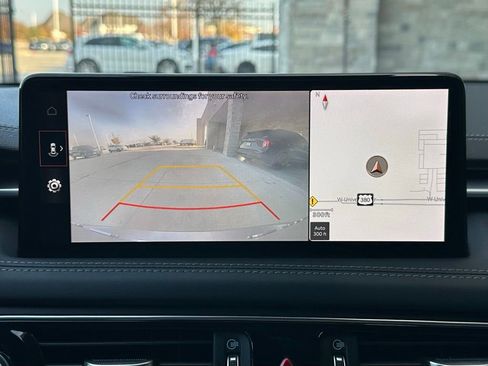 Used 2022 Genesis G70 2.0T image 7