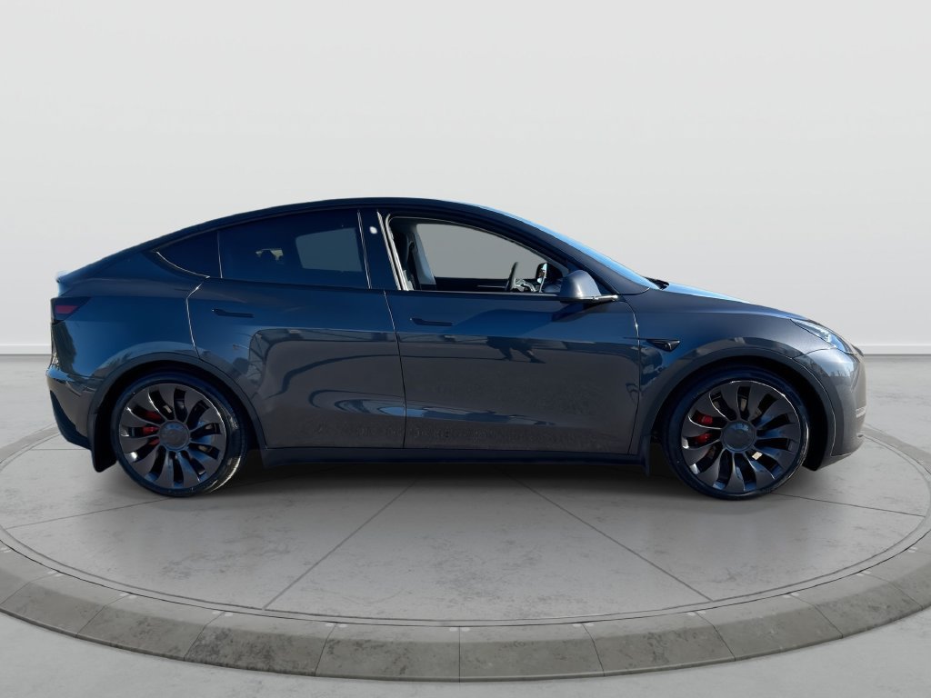 Used 2024 Tesla Model Y Performance AWD/4WD image 9