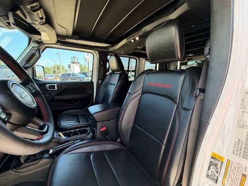Used 2024 Jeep Wrangler Unlimited Rubicon AWD/4WD image 4