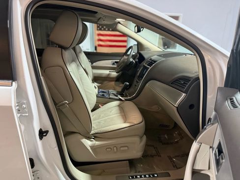 Used 2014 Lincoln MKX Sport Utility 4D w/ Equipment Group 102A image 19