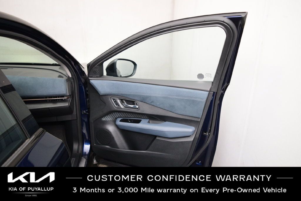 Used 2023 Nissan Ariya AWD/4WD image 16