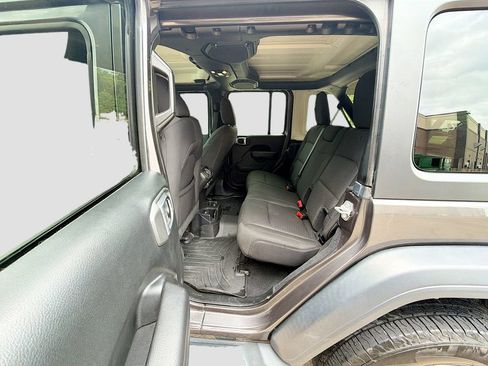 Used 2019 Jeep Wrangler Unlimited Sport S AWD/4WD image 21