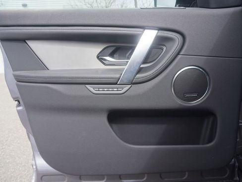 New 2026 Land Rover Discovery Sport Landmark image 17