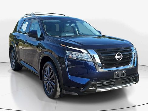 Used 2023 Nissan Pathfinder SL w/ SL Premium Package AWD/4WD image 2