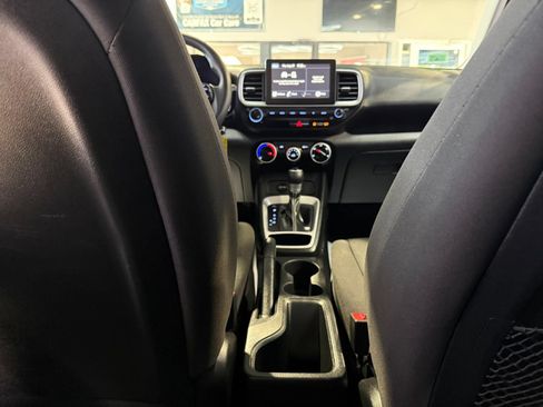 Used 2021 Hyundai Venue SE FWD image 19