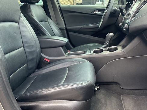 Used 2018 Chevrolet Cruze LT w/ Convenience Package FWD image 6
