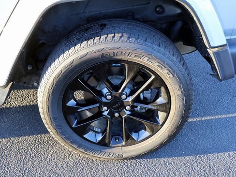 Used 2023 Jeep Wrangler Unlimited Sahara w/ Cold Weather Group image 21