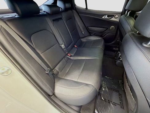 Used 2018 Kia Stinger GT1 image 14