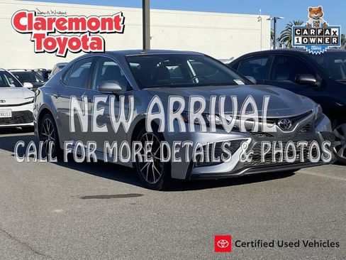 Used 2024 Toyota Camry SE image 1