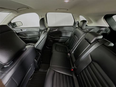 Used 2024 Ford Edge SEL w/ Convenience Package image 11