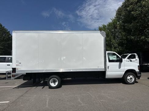 New 2027 Ford E-450 and Econoline 450 Super Duty w/ Power Equipment Group RWD image 9