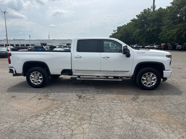 Used 2025 Chevrolet Silverado 3500 High Country w/ High Country Premium Package AWD/4WD image 4