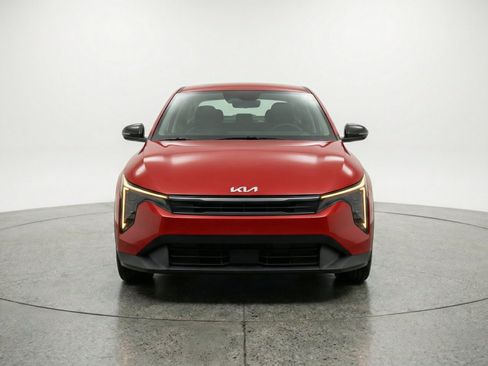 Used 2025 Kia K4 FWD image 2