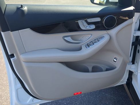 Used 2022 Mercedes-Benz GLC 300 image 17