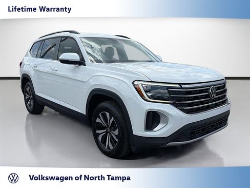 Used 2024 Volkswagen Atlas SE FWD image 1
