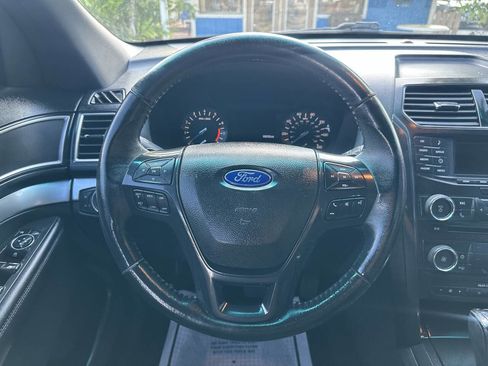 Used 2016 Ford Explorer XLT image 15