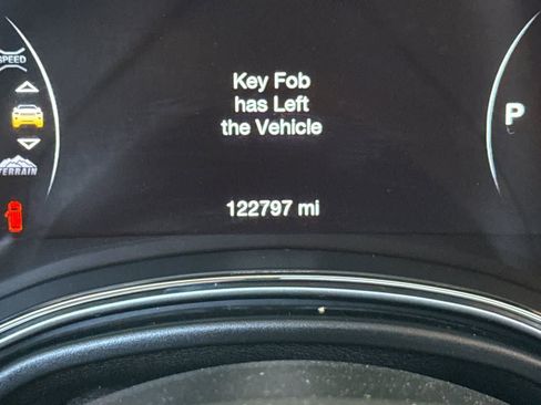 Used 2019 Jeep Grand Cherokee Altitude AWD/4WD image 30