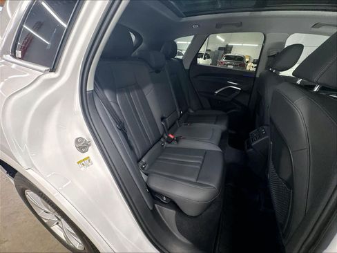 Certified 2025 Audi Q5 Premium AWD/4WD image 29