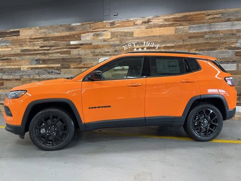 New 2026 Jeep Compass Latitude image 17