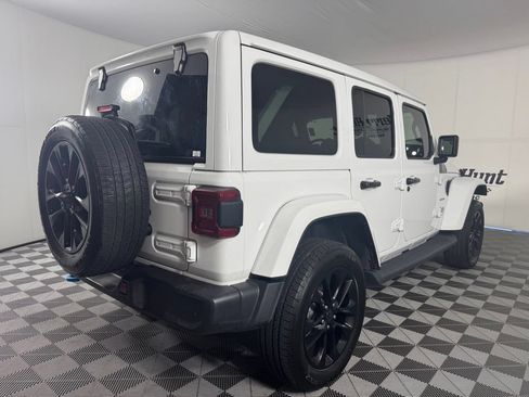 Used 2024 Jeep Wrangler Unlimited Sahara w/ Technology Group AWD/4WD image 6