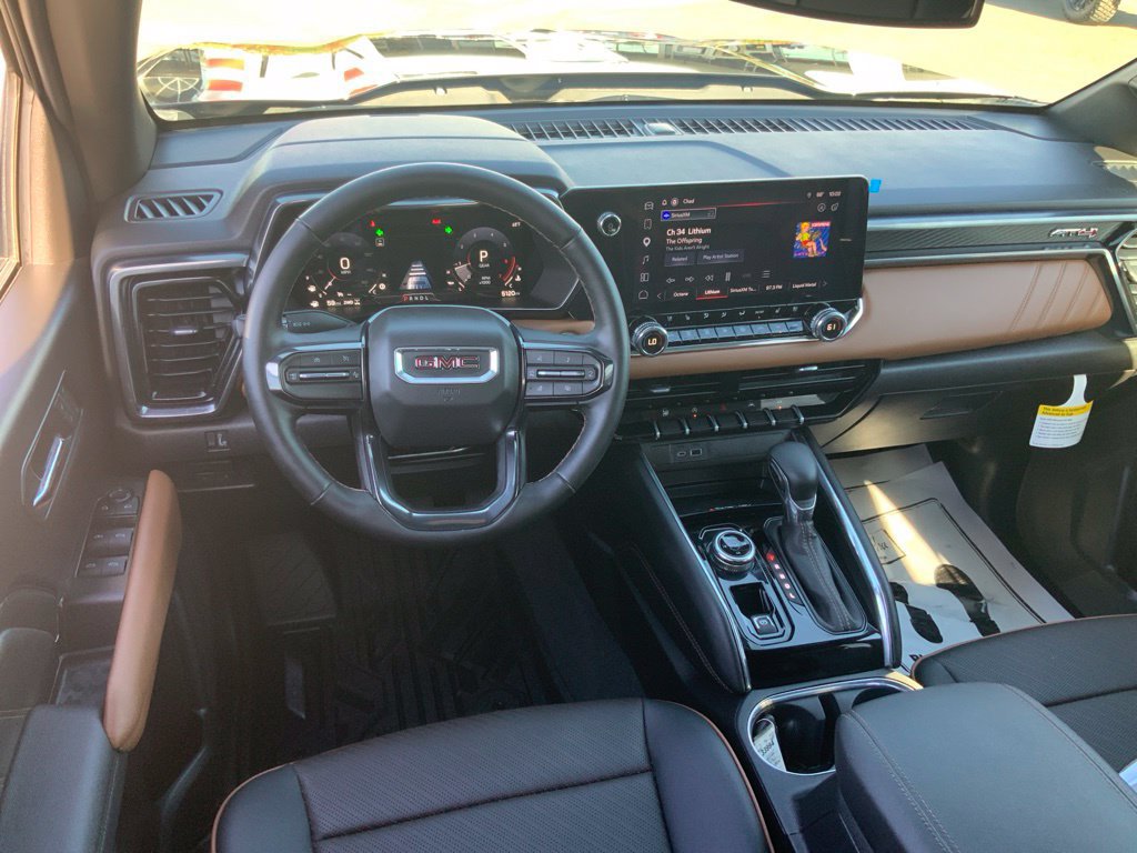 Used 2026 GMC Canyon AT4 w/ AT4 Premium Package AWD/4WD image 17