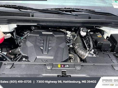 Used 2024 Kia Carnival EX image 8