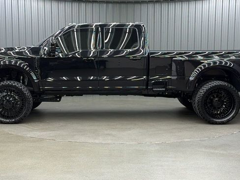 Used 2026 Ford F450 Platinum w/ Platinum Plus Package image 2