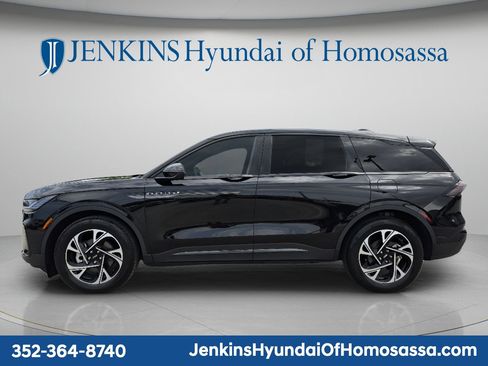 Used 2024 Lincoln Nautilus Premier w/ Jet Appearance Package AWD/4WD image 9