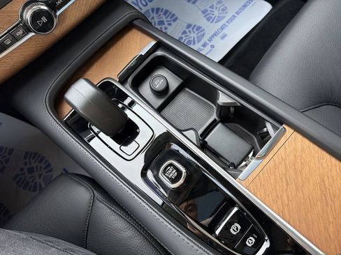 Certified 2023 Volvo XC90 B5 Plus w/ Protection Package Premier AWD/4WD image 22
