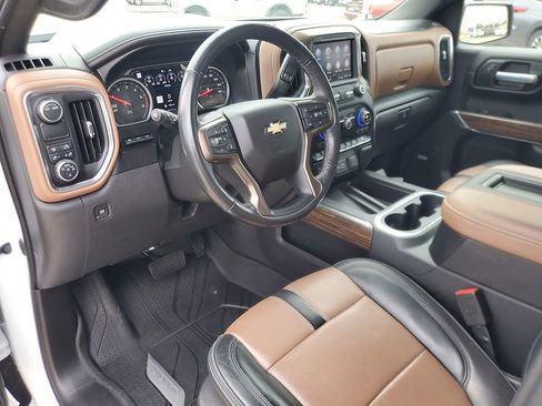 Used 2020 Chevrolet Silverado 1500 High Country w/ Technology Package image 16