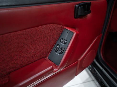 Used 1990 Ford Mustang GT RWD image 6
