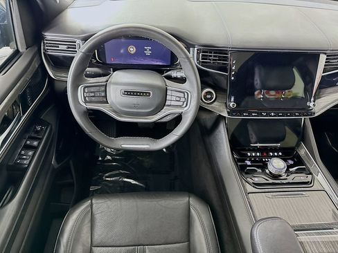 Used 2022 Jeep Wagoneer Series III w/ Premium Group I image 3