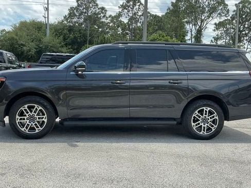 Used 2025 Ford Expedition Max Active AWD/4WD image 6