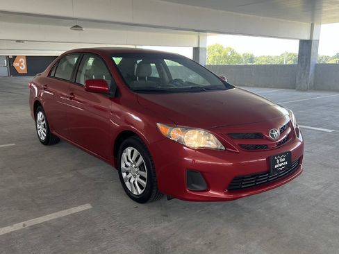 Used 2012 Toyota Corolla LE FWD image 17