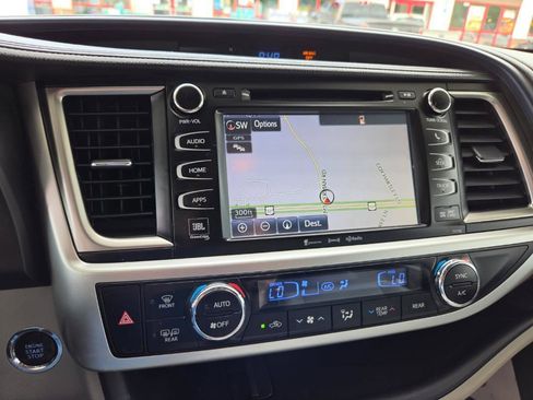Used 2016 Toyota Highlander Limited Platinum AWD/4WD image 8