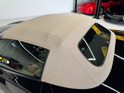 Used 2006 Chevrolet Corvette Convertible w/ Preferred Equipment Group RWD image 31