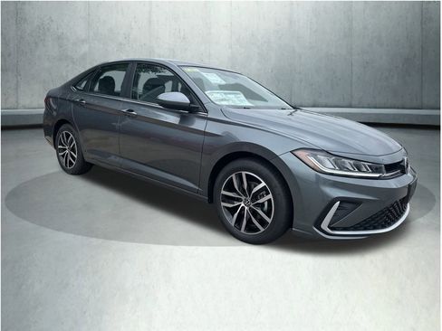 New 2025 Volkswagen Jetta SE image 7